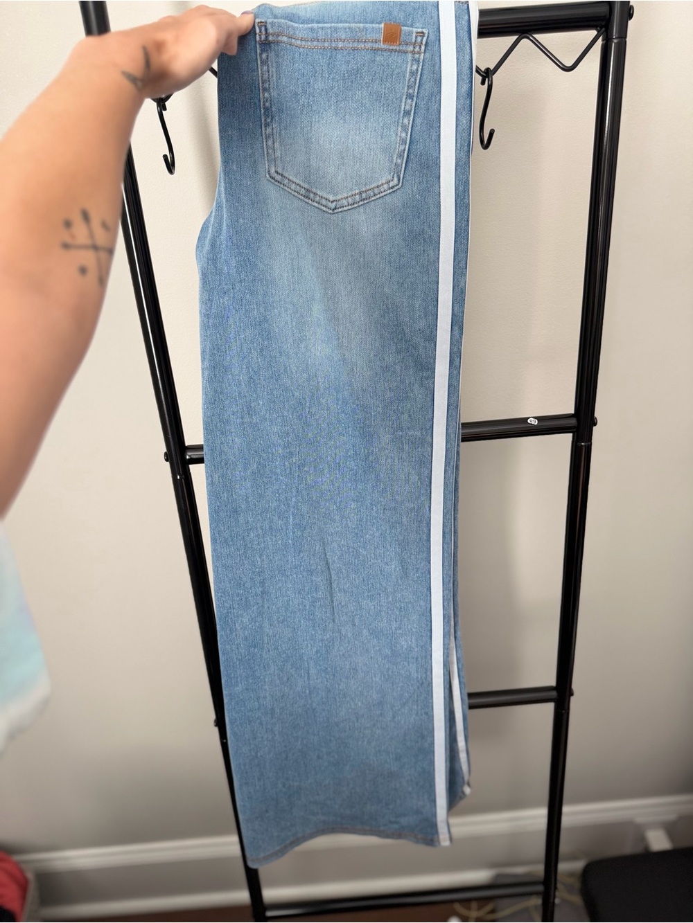 Halara Flex Wide Leg Sweatpant Jeans Side Stripe Medium